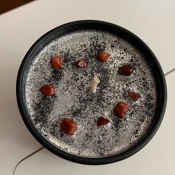 NEW "Twas the Nightmare Before Christmas" Scented
Candle With Crystal Accents - Picture 7 of 10